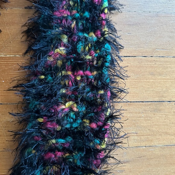 Funky scarf - Picture 3 of 3